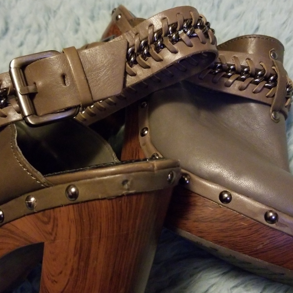 Clogs - Picture 5 of 5